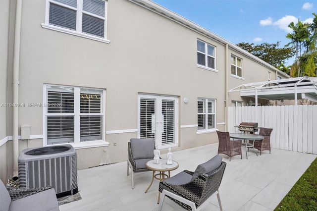 7110 SW 54th St, Miami, FL 33155