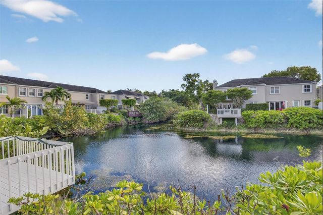 7110 SW 54th St, Miami, FL 33155