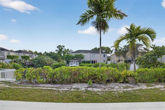 7110 SW 54th St, Miami, FL 33155