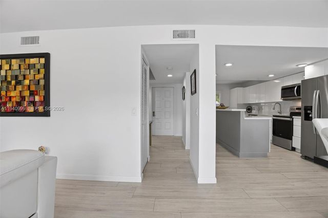 7110 SW 54th St, Miami, FL 33155