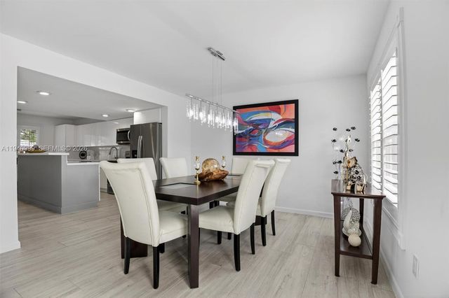 7110 SW 54th St, Miami, FL 33155