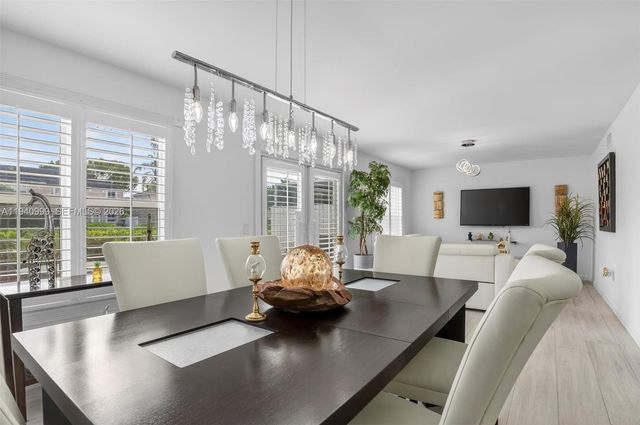 7110 SW 54th St, Miami, FL 33155