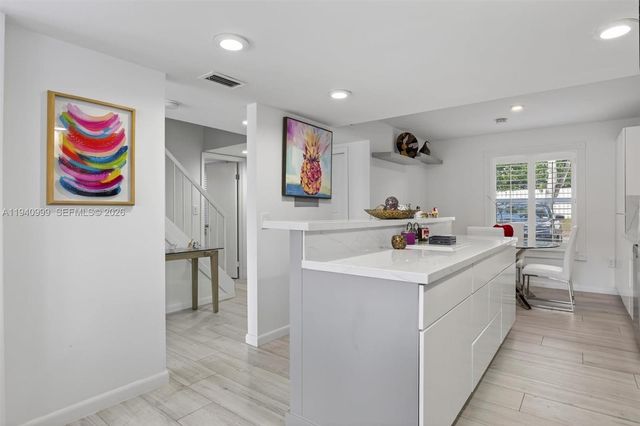 7110 SW 54th St, Miami, FL 33155