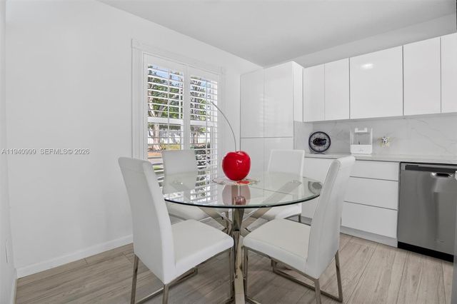 7110 SW 54th St, Miami, FL 33155