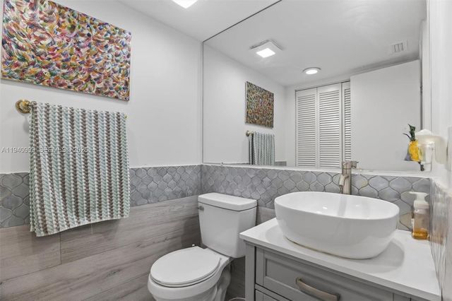 7110 SW 54th St, Miami, FL 33155