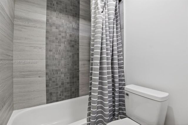 7110 SW 54th St, Miami, FL 33155