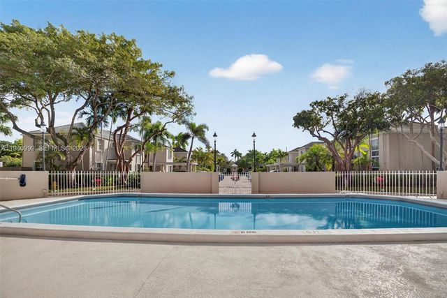 7110 SW 54th St, Miami, FL 33155