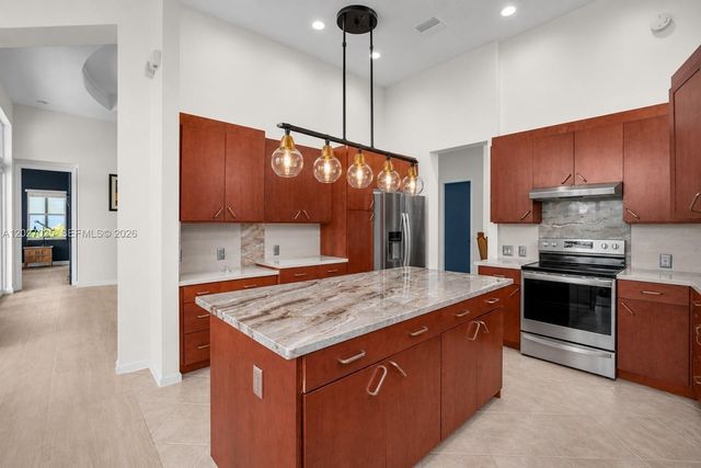 1453 SW 167th Ave, Pembroke Pines, FL 33027