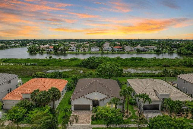 1453 SW 167th Ave, Pembroke Pines, FL 33027