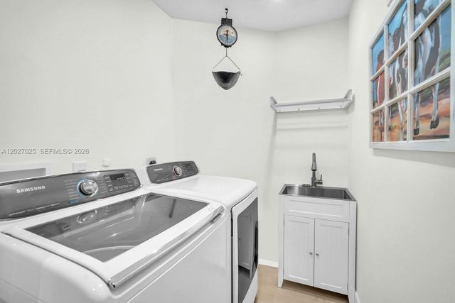 1453 SW 167th Ave, Pembroke Pines, FL 33027