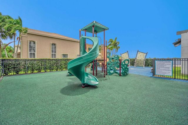 1453 SW 167th Ave, Pembroke Pines, FL 33027