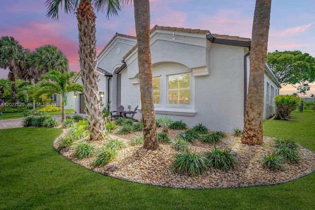 1453 SW 167th Ave, Pembroke Pines, FL 33027
