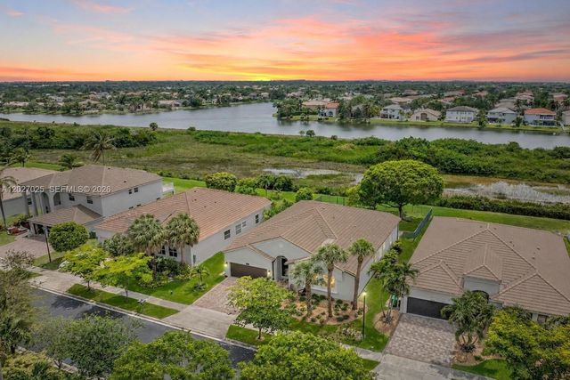 1453 SW 167th Ave, Pembroke Pines, FL 33027