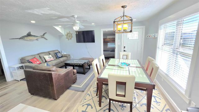 16623 Jolly Roger Road, Galveston, TX 77554