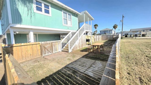 16623 Jolly Roger Road, Galveston, TX 77554