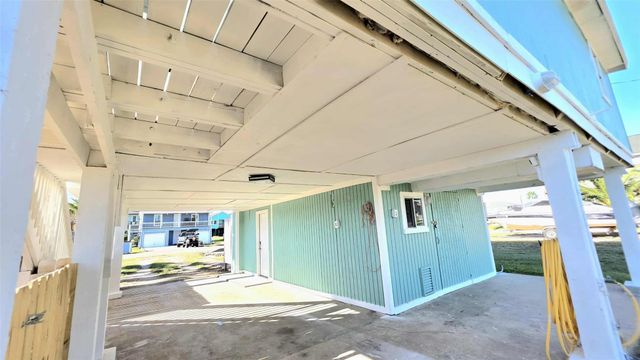 16623 Jolly Roger Road, Galveston, TX 77554