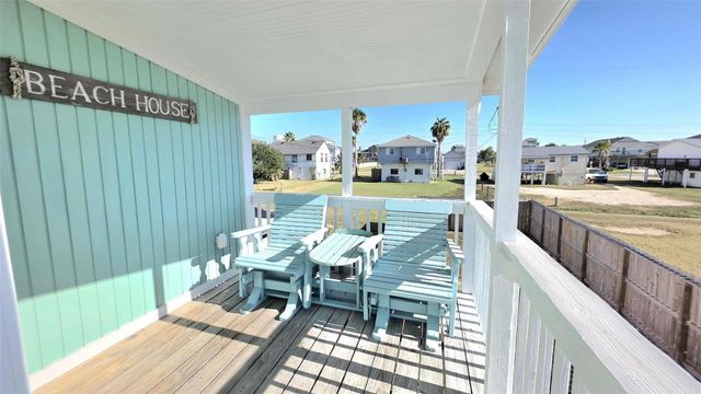 16623 Jolly Roger Road, Galveston, TX 77554