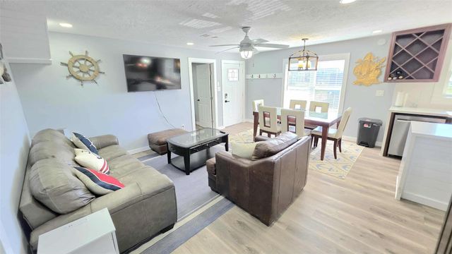 16623 Jolly Roger Road, Galveston, TX 77554