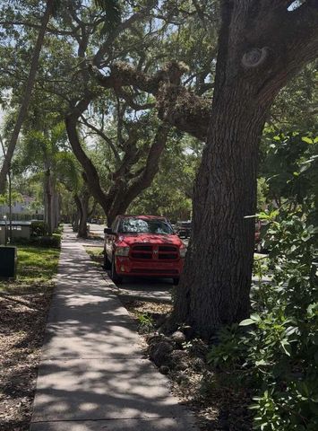 51 Edgewater Drive 4, Coral Gables, FL 33133