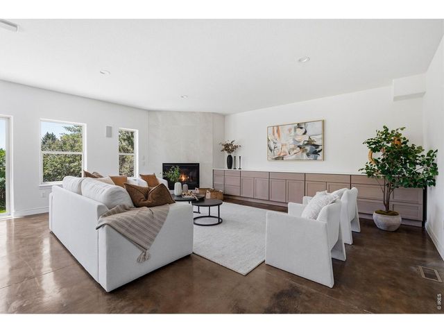 2554 Dutch Ct, Lafayette, CO 80026