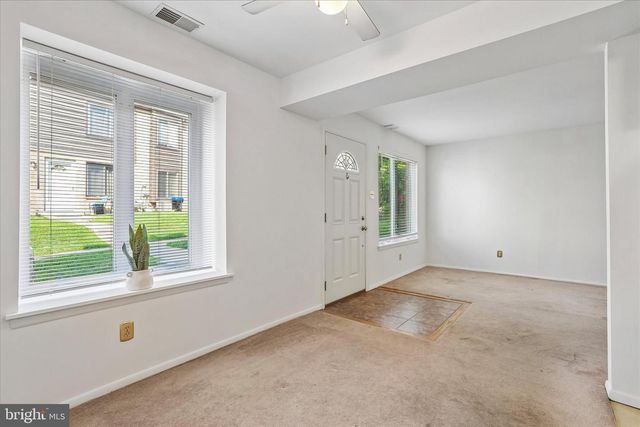 5200 HILLTOP DR #E17, Brookhaven, PA 19015