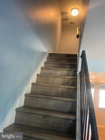 6 VERNON CT, Sicklerville, NJ 08081