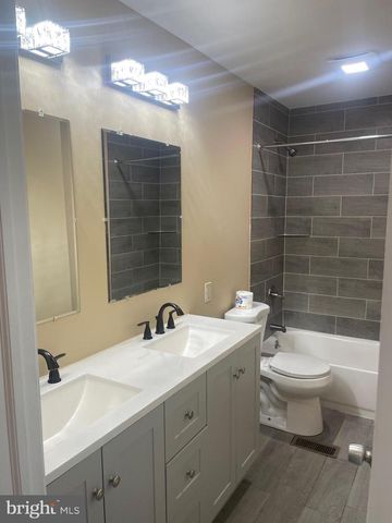 6 VERNON CT, Sicklerville, NJ 08081