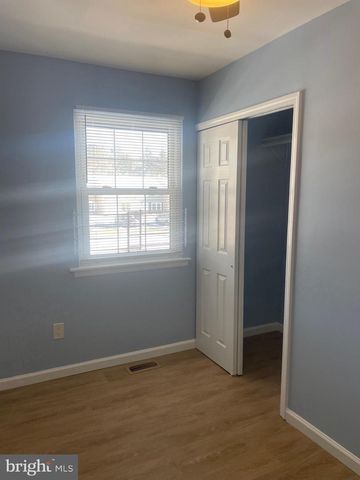 6 VERNON CT, Sicklerville, NJ 08081