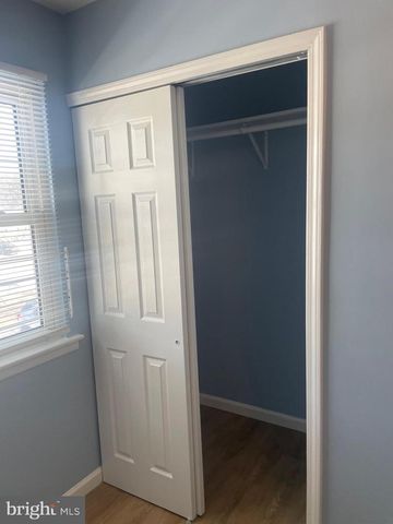 6 VERNON CT, Sicklerville, NJ 08081