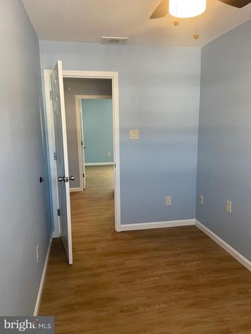 6 VERNON CT, Sicklerville, NJ 08081