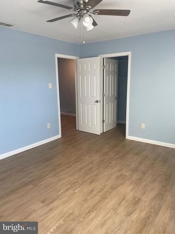 6 VERNON CT, Sicklerville, NJ 08081