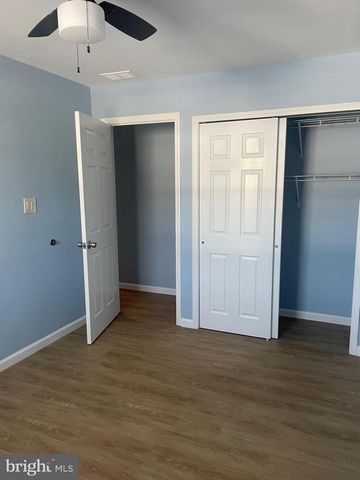 6 VERNON CT, Sicklerville, NJ 08081