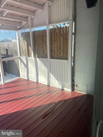 6 VERNON CT, Sicklerville, NJ 08081