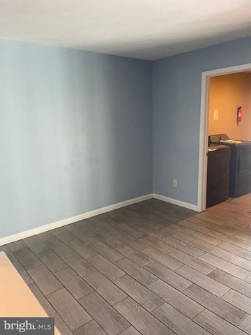 6 VERNON CT, Sicklerville, NJ 08081