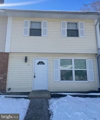 6 VERNON CT, Sicklerville, NJ 08081
