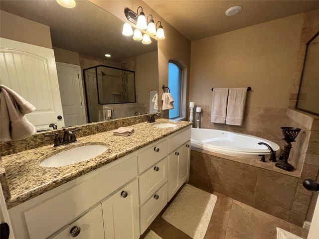 1407 Lauren Lane, Granbury, TX 76048
