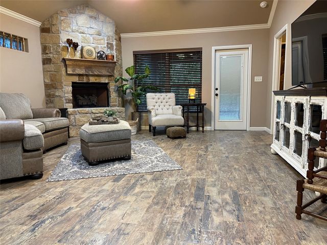 1407 Lauren Lane, Granbury, TX 76048