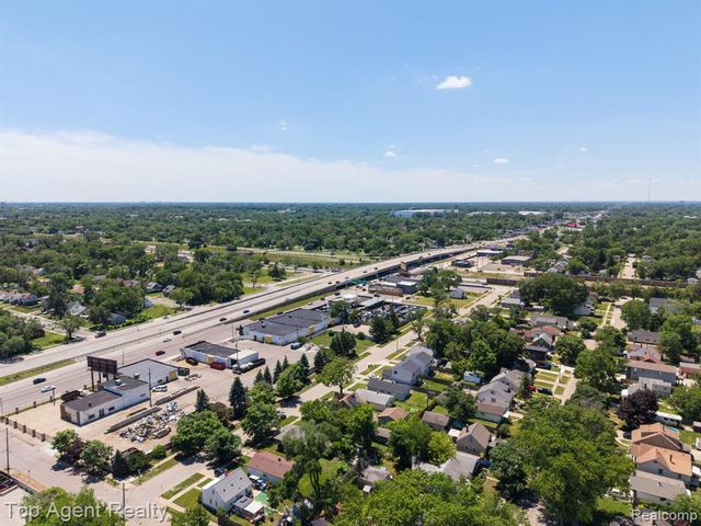 1404 E George Avenue, Hazel Park, MI 48030