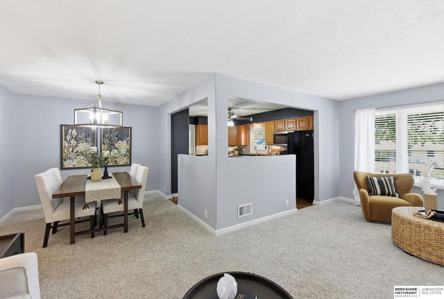 8526 Pinkney Street, Omaha, NE 68134