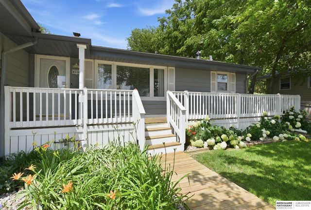 8526 Pinkney Street, Omaha, NE 68134