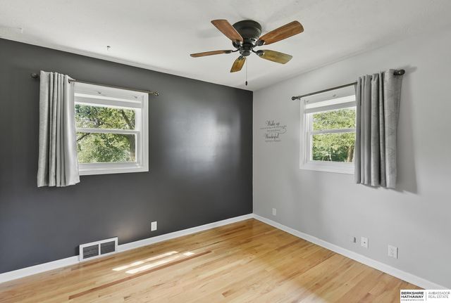 8526 Pinkney Street, Omaha, NE 68134