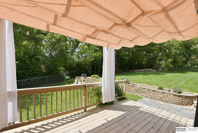 8526 Pinkney Street, Omaha, NE 68134