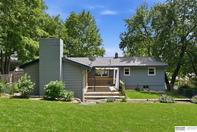 8526 Pinkney Street, Omaha, NE 68134