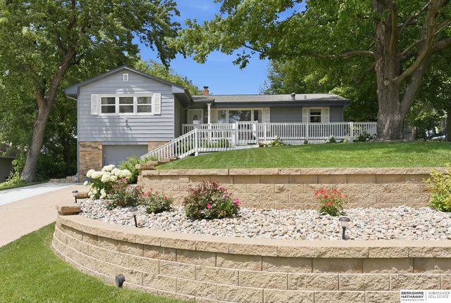 8526 Pinkney Street, Omaha, NE 68134