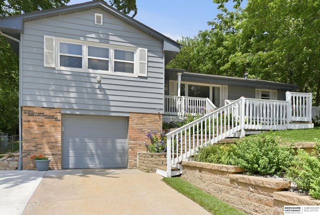 8526 Pinkney Street, Omaha, NE 68134