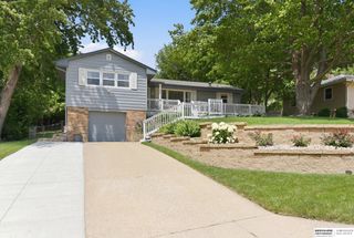 8526 Pinkney Street, Omaha, NE 68134