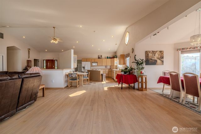 326 23rd Street NE, East Wenatchee, WA 98802