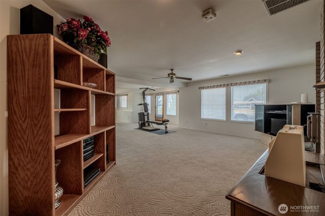 326 23rd Street NE, East Wenatchee, WA 98802