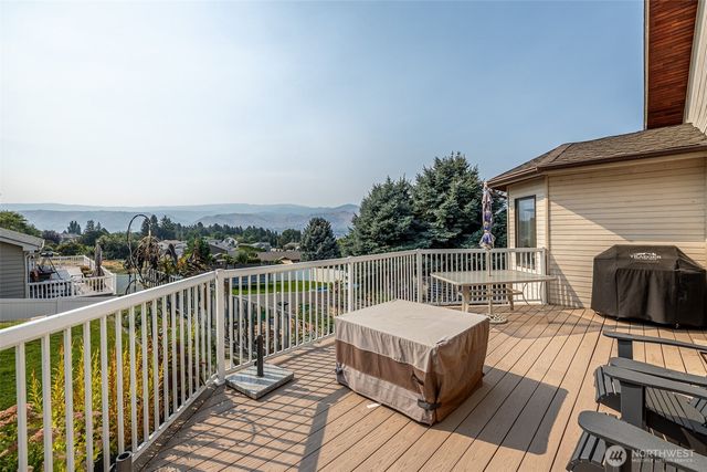 326 23rd Street NE, East Wenatchee, WA 98802