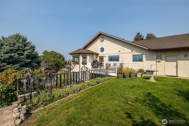 326 23rd Street NE, East Wenatchee, WA 98802